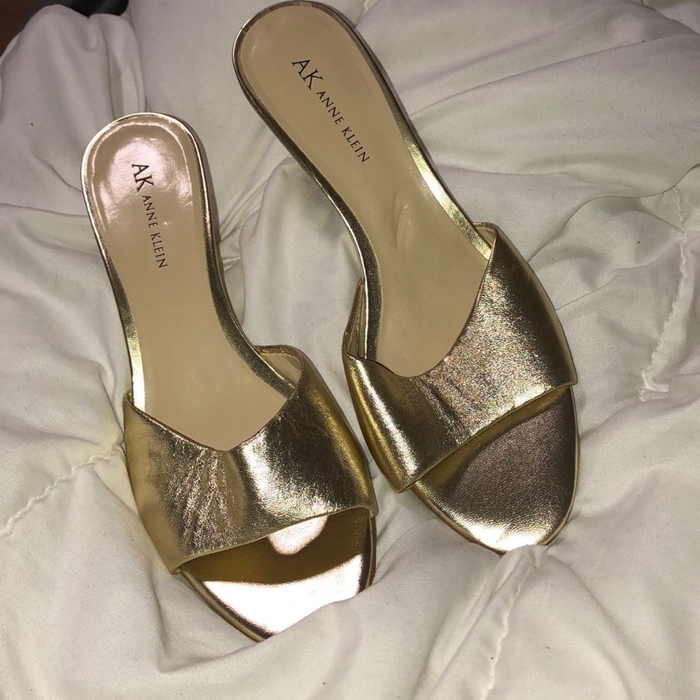 Gold metallic sandals NEW